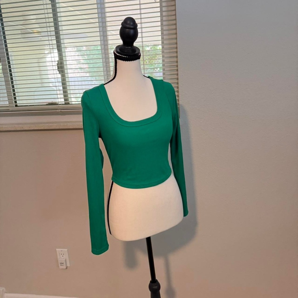 Emerald Green Ribbed Long Sleeve Crop Top NWT XS Color Pop Basic - Picture 2 of 8